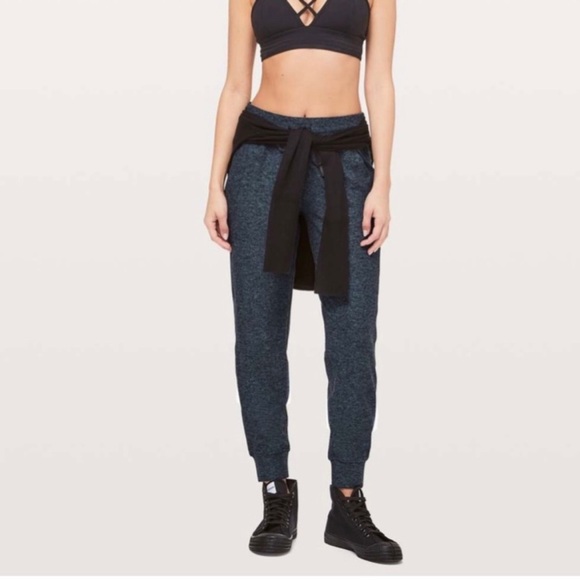 Lululemon Ready To Rulu Pant in Heathered True Navy / Black - Picture 4 of 16